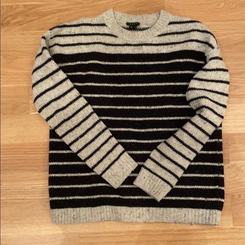 Theory crewneck wool sweater